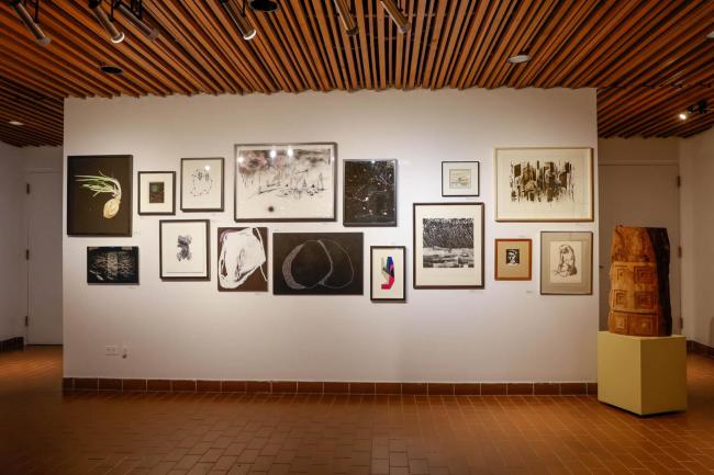 L'exposition pré-encan du Musée du Bas-Saint-Laurent est offerte gratuitement aux visiteurs.