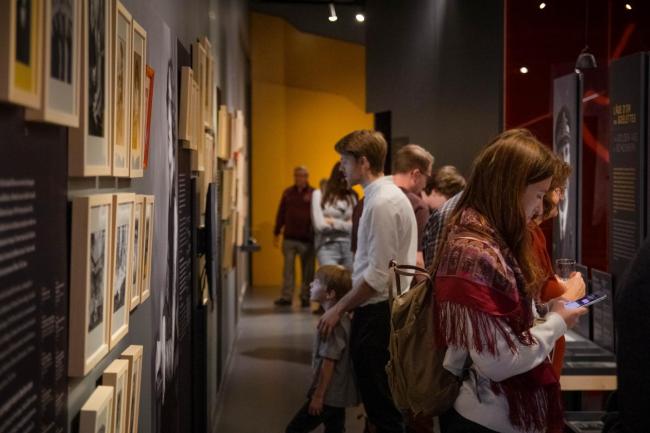 Dévoilement de l'exposition, le 14 novembre 2019