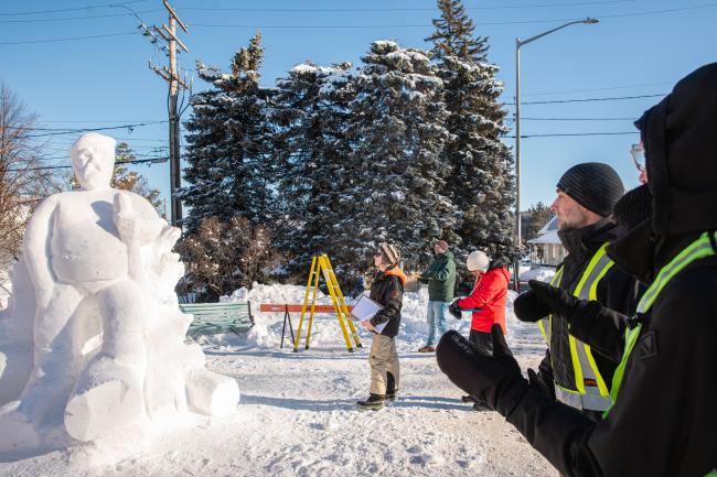 Sculpture sur neige 2024. Courtoisie Cégep de Rivière-du-Loup. Crédit: Noa Roux